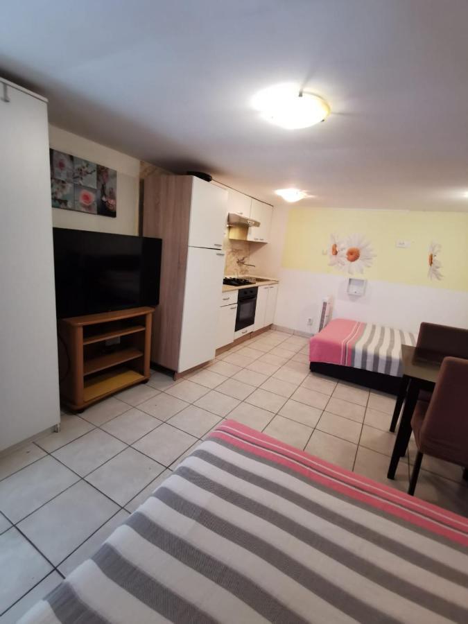 Unique Apartments Malinska Bagian luar foto